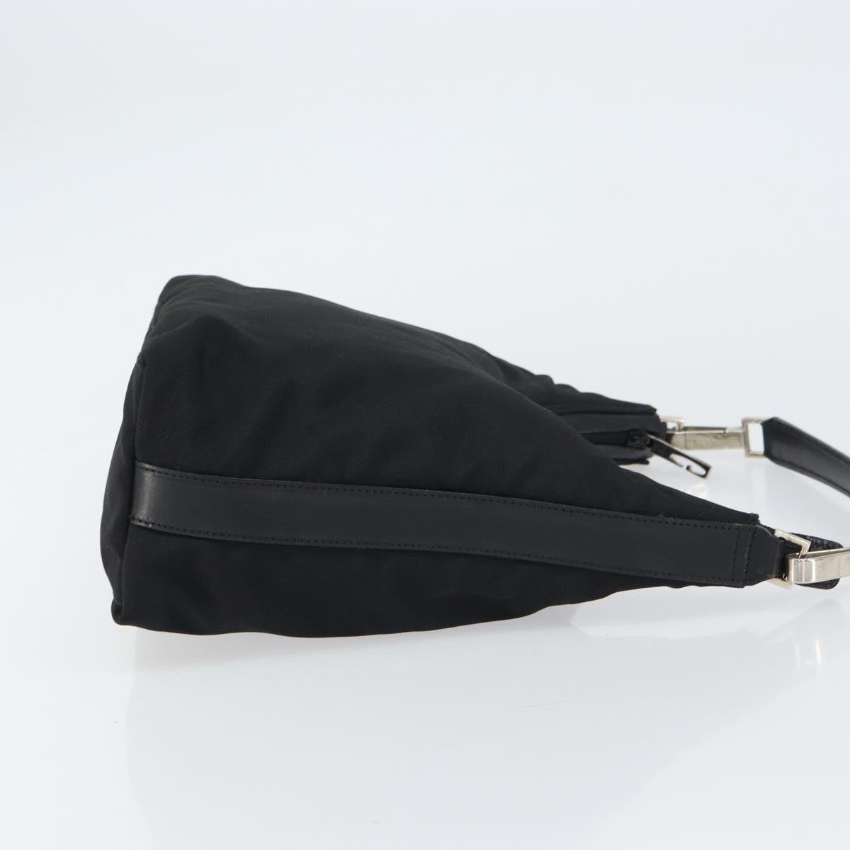 Gucci Zip Hobo Nylon Black Nylon Shoulder Bag Bag (Pre-Owned)