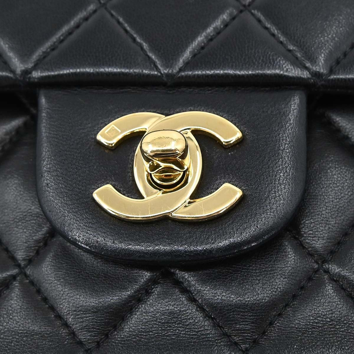 Chanel Timeless - Classic Double Flap Leather Black Leather Shoulder Bag Bag (Pre-Owned)