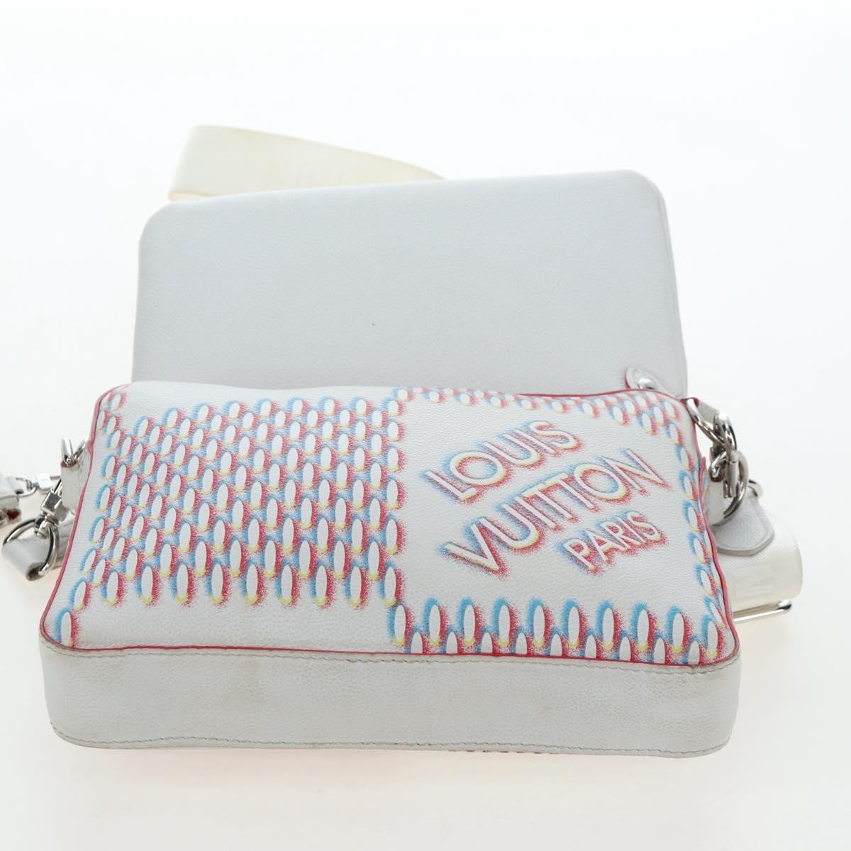 Louis Vuitton Trio Messenger Limited Edition Damier Spray Leather White Canvas Handbag (Pre-Owned)