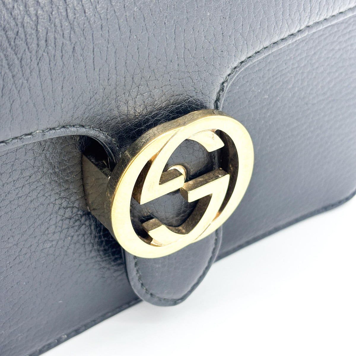 Gucci Interlocking Patent Black Leather Shoulder Bag Bag (Pre-Owned)