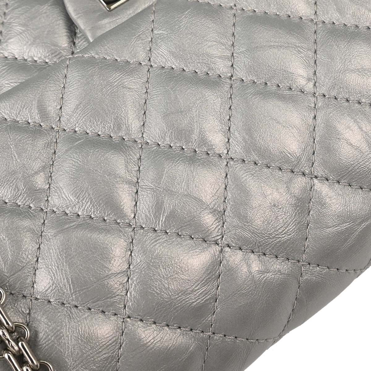 Chanel Reissue 2.55 Double Compartment Flap Quilted Aged Calfskin Silver Calfskin Shoulder Bag Bag (Pre-Owned)