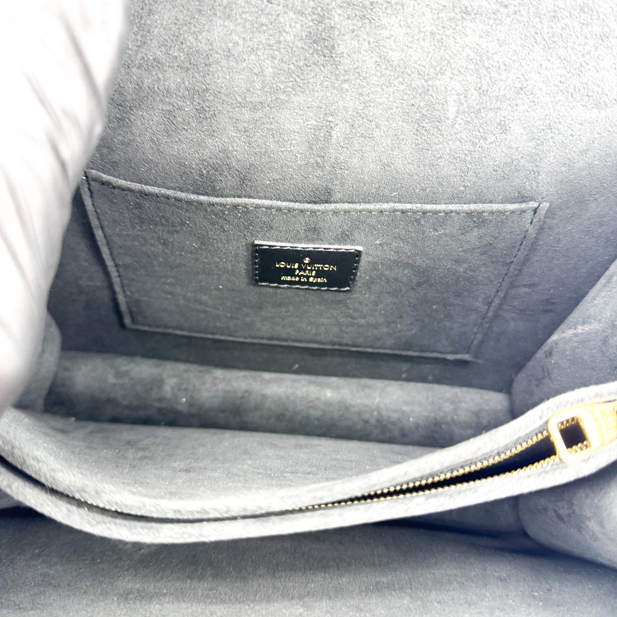 Louis Vuitton Dauphine Epi Leather Black Leather Shoulder Bag Bag (Pre-Owned)