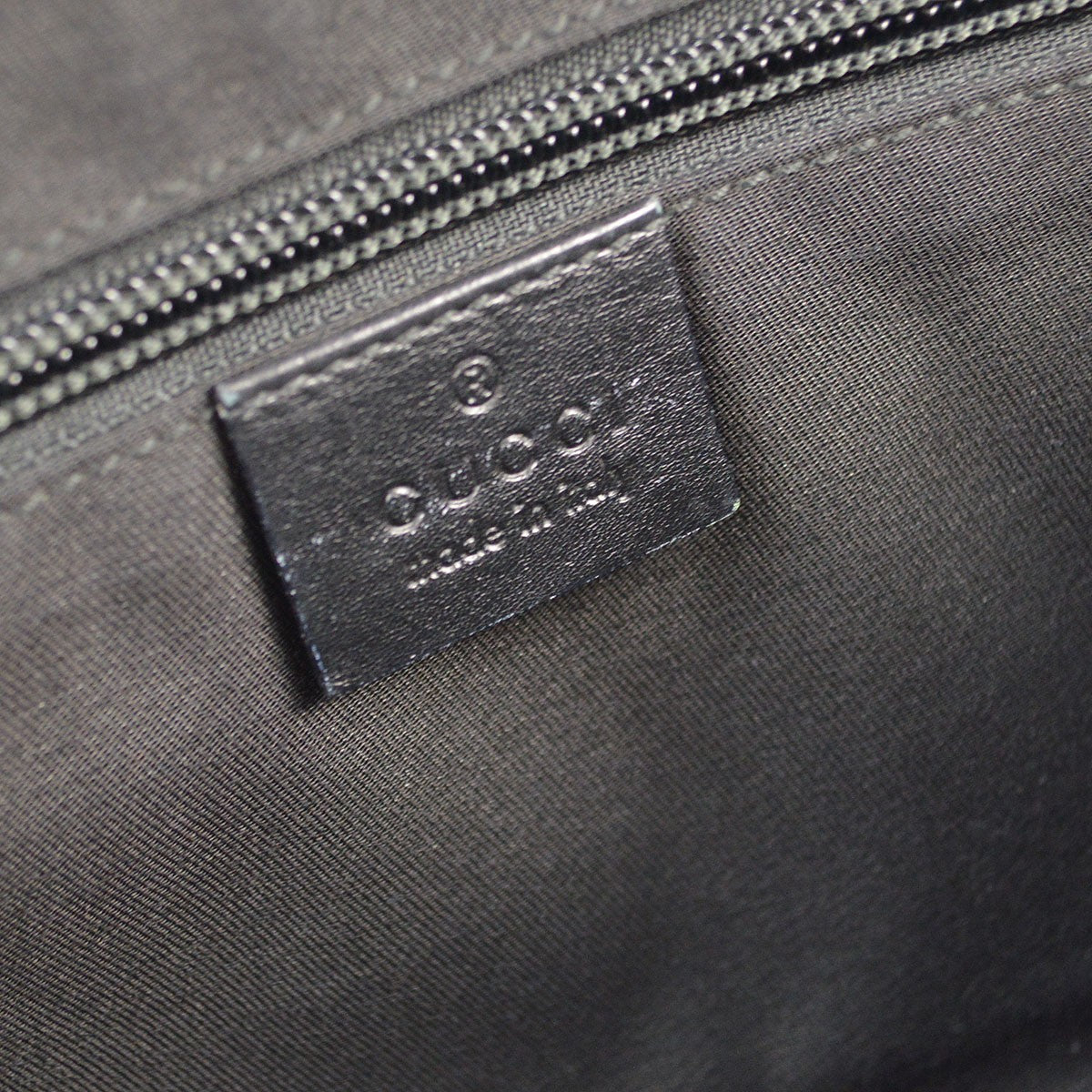 Gucci Waist Belt Bag (Outlet) Gg Canvas And Leather Black Canvas Crossbody Bag Bag (Pre-Owned)