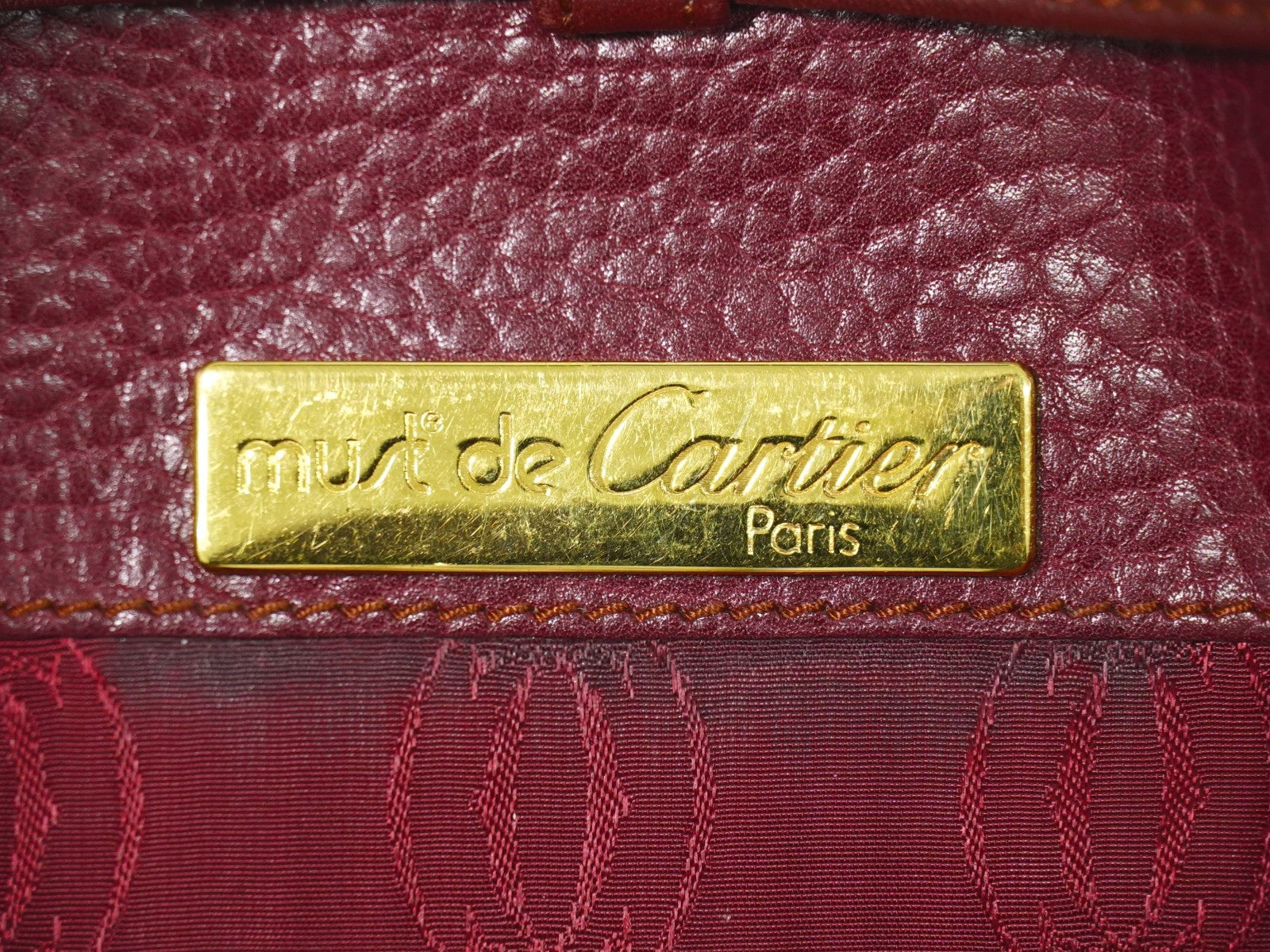 Cartier Must De Cartier Leather Burgundy Leather Shoulder Bag Bag (Pre-Owned)
