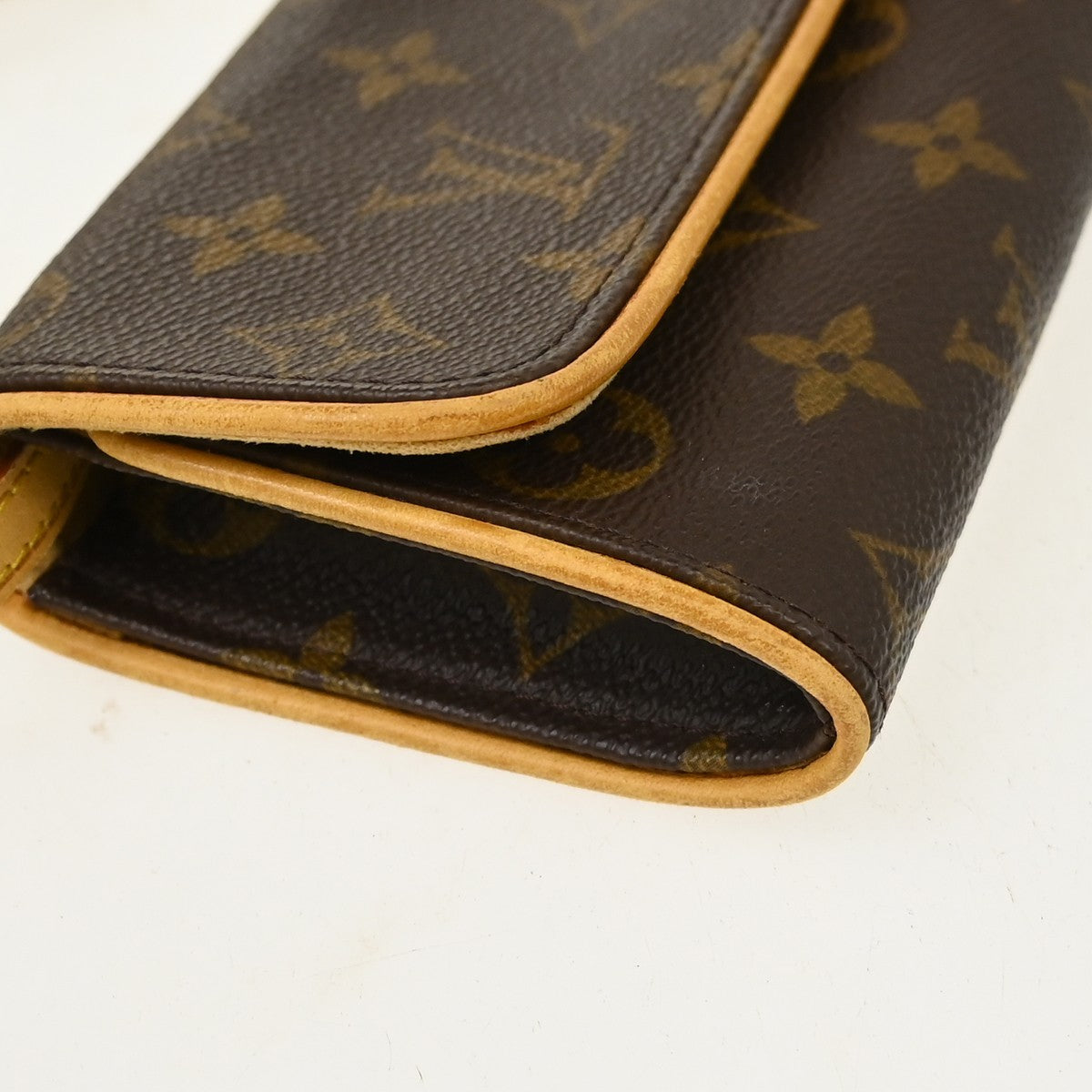 Louis Vuitton Twin Canvas Brown Canvas Clutche & Pouche Bag (Pre-Owned)