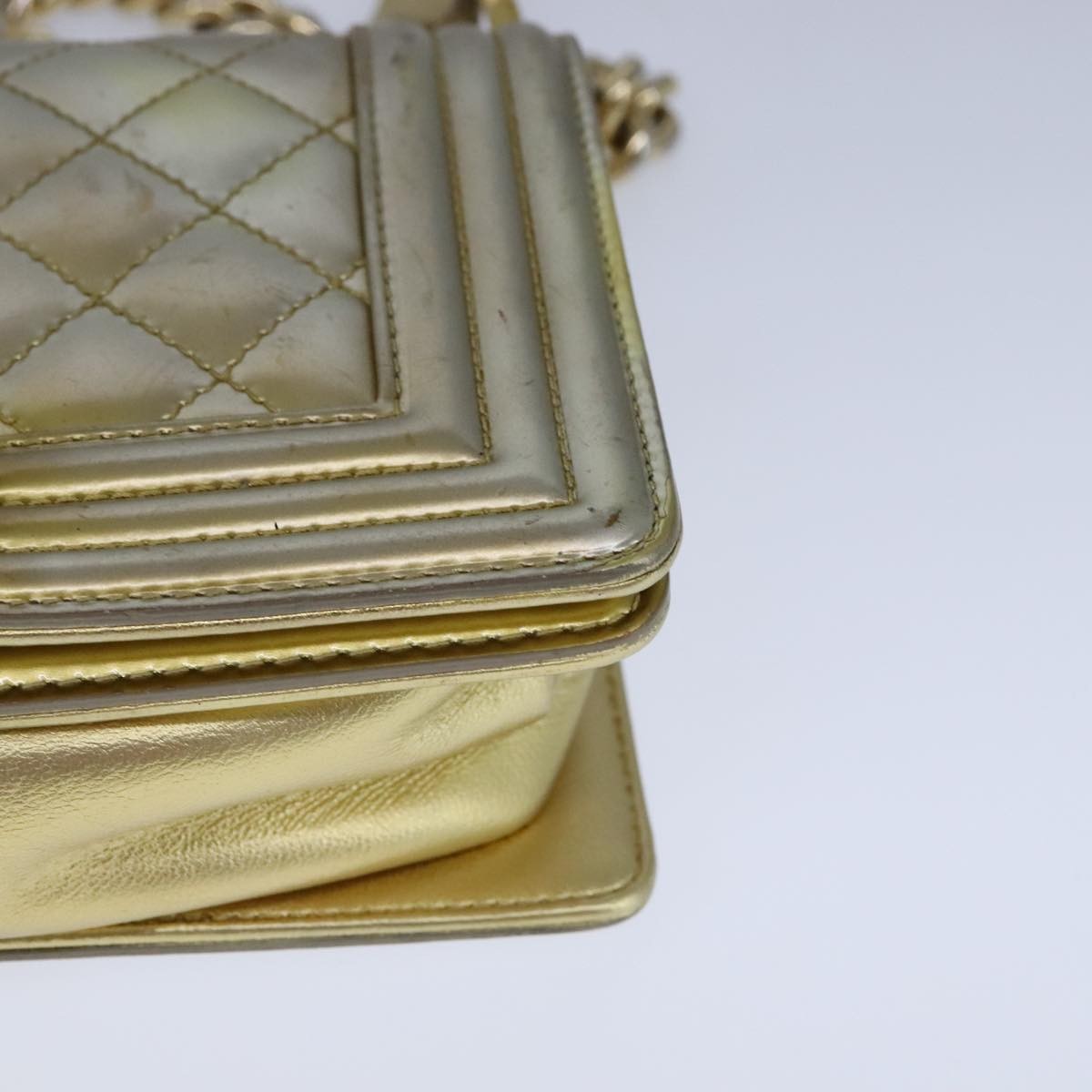 Chanel Boy Flap Quilted Patent Gold Patent_Leather Shoulder Bag Bag (Pre-Owned)