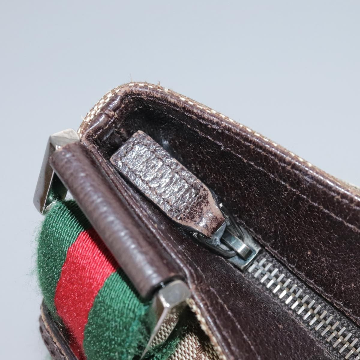 Gucci Double Pocket Web Messenger Gg Canvas And Leather Brown Canvas Shoulder Bag Bag (Pre-Owned)