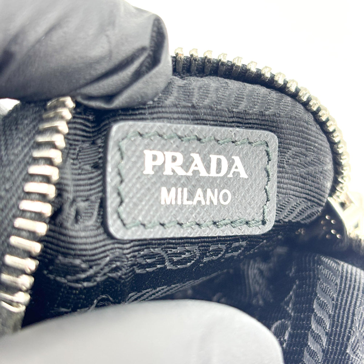 Prada Re-Edition 2005 Tessuto Black Nylon Shoulder Bag Bag (Pre-Owned)