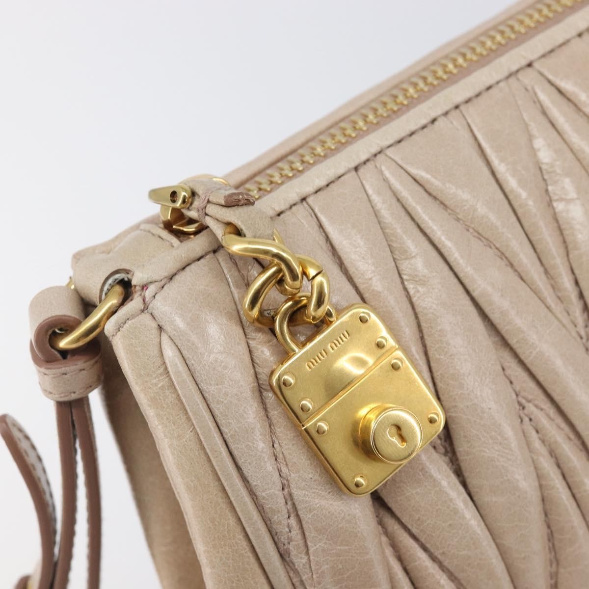 Miu Miu Zip Wristlet Matelasse Leather Beige Leather Clutche & Pouche Bag (Pre-Owned)