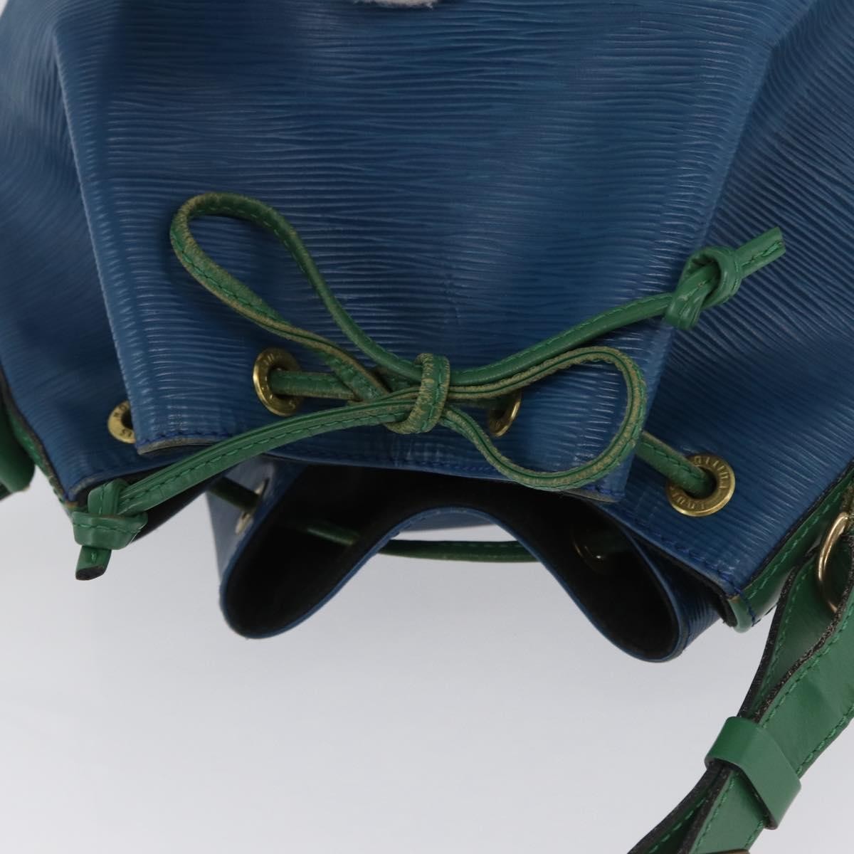 Louis Vuitton Bicolor Noe Epi Leather Blue Leather Shoulder Bag Bag (Pre-Owned)