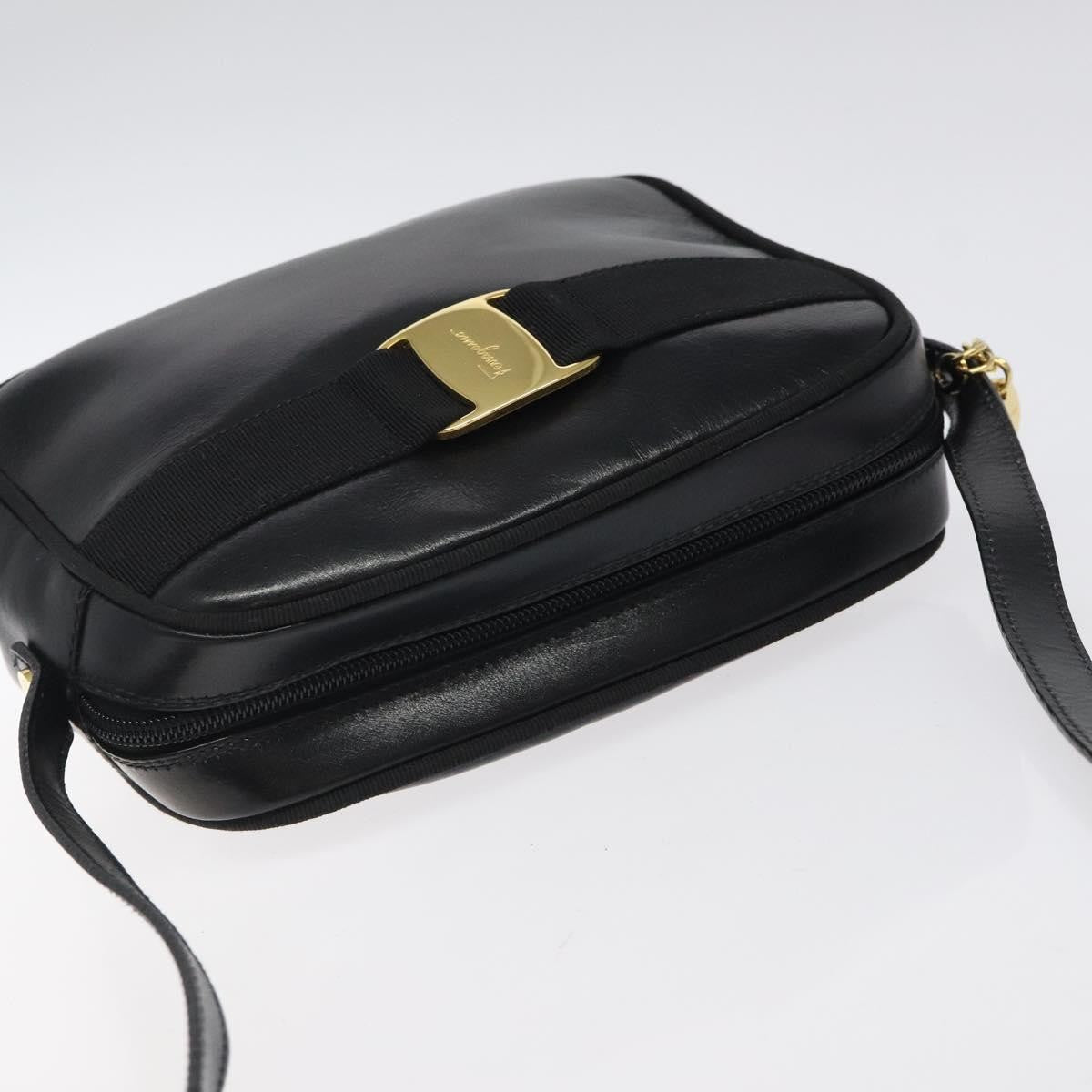 Salvatore Ferragamo Vara Bow Camera Leather Black Leather Shoulder Bag Bag (Pre-Owned)