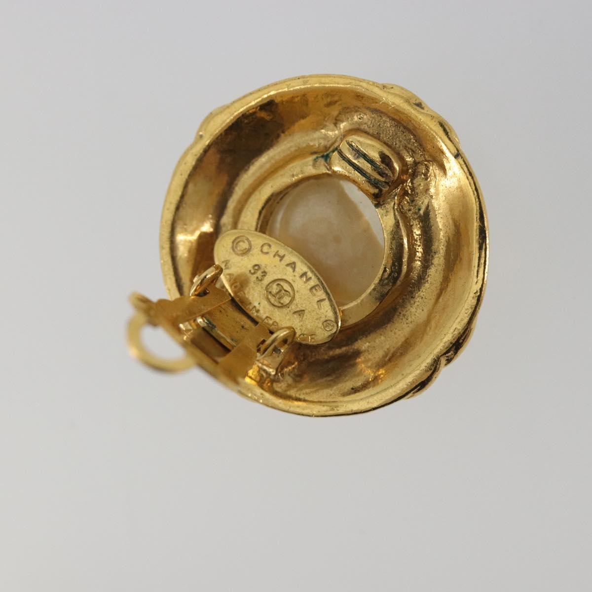 Chanel Vintage Round Cc Clip-On Metal With Faux Pearl Gold Metal Earrings Jewelry (Pre-Owned)