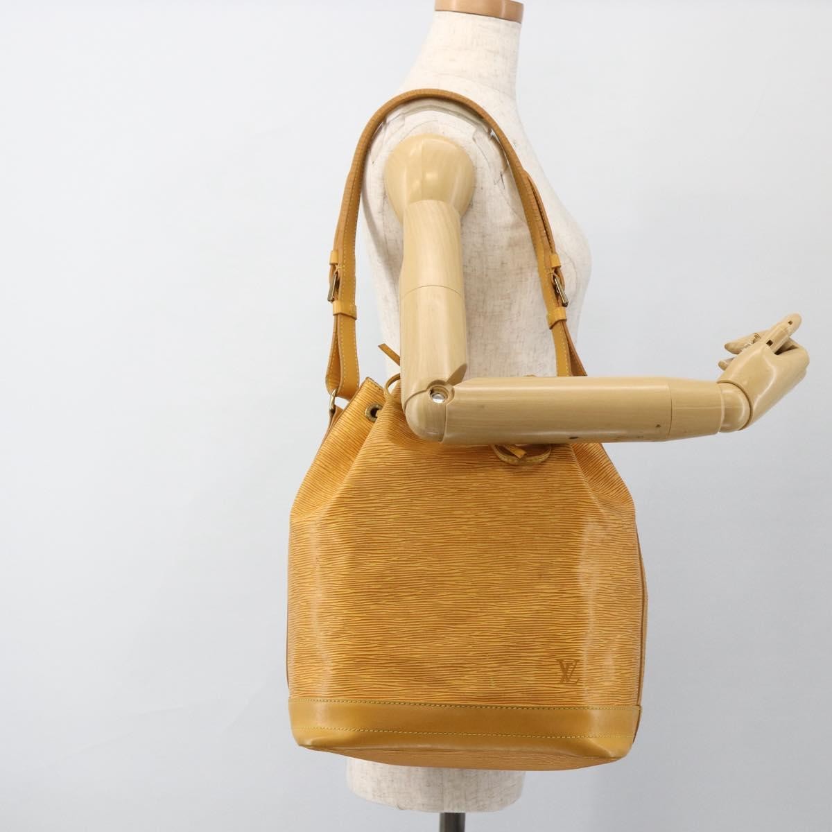 Louis Vuitton Noe Epi Leather Yellow Leather Shoulder Bag Bag (Pre-Owned)