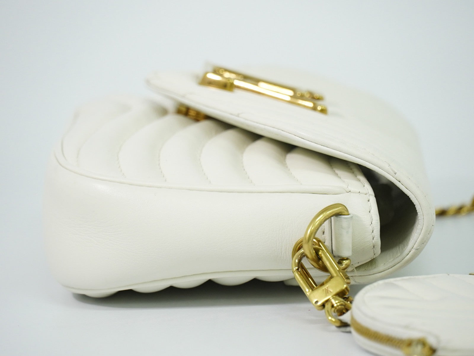 Louis Vuitton New Wave Multi Pochette Quilted Leather White Leather Shoulder Bag Bag (Pre-Owned)
