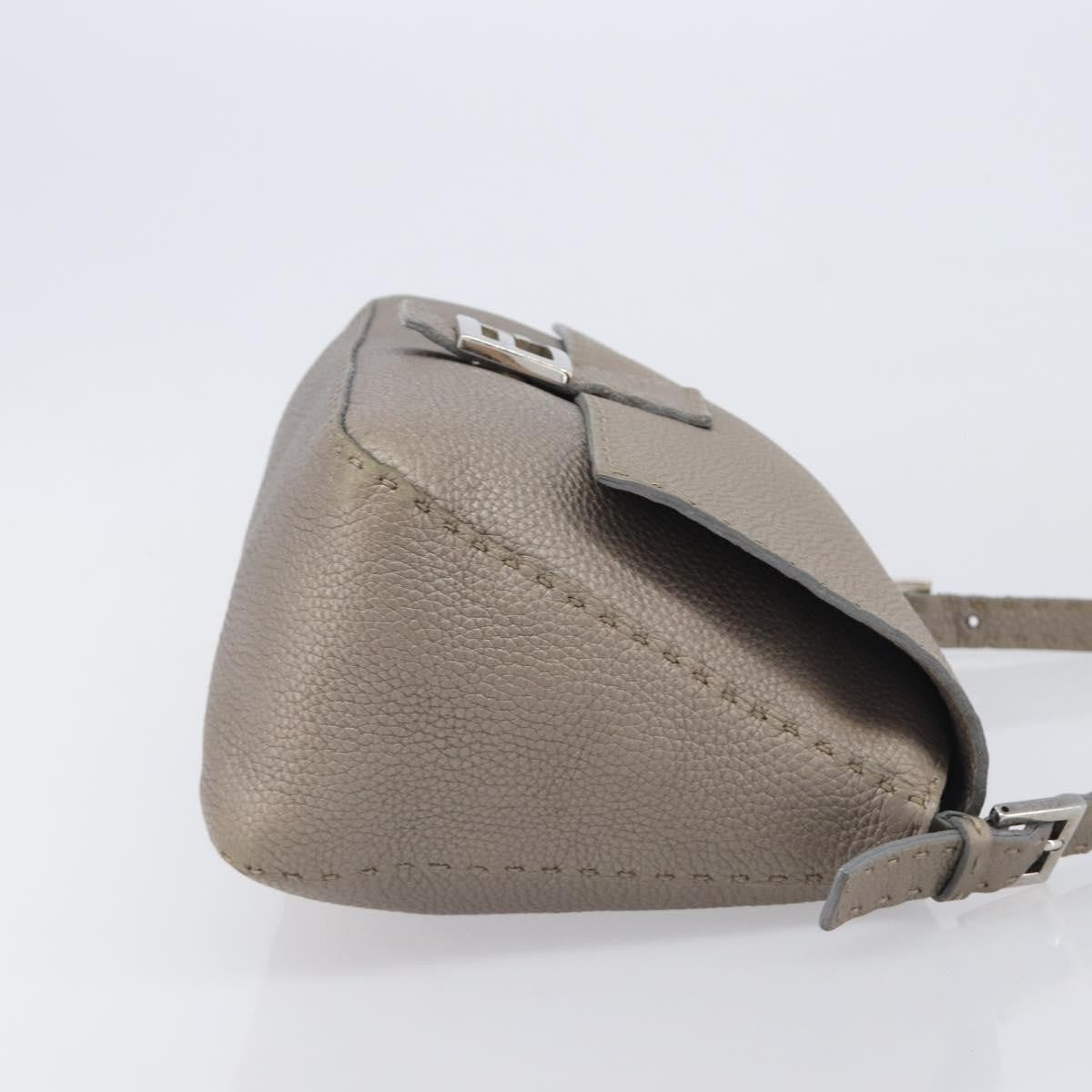 Fendi Selleria Baguette Leather Beige Leather Handbag (Pre-Owned)