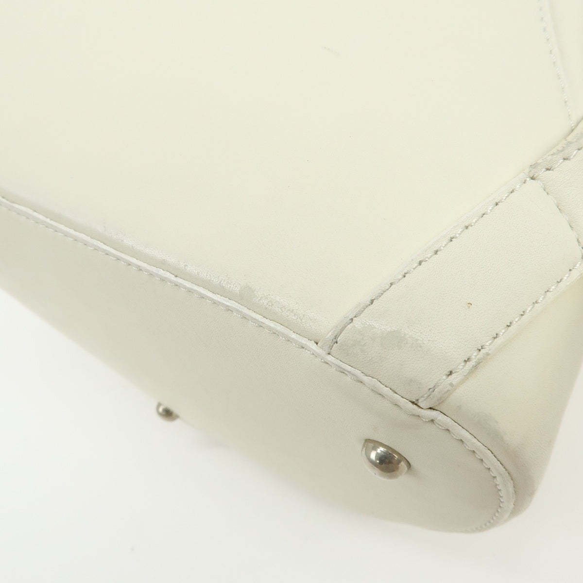 Loewe Anton Sling Leather White Leather Handbag (Pre-Owned)