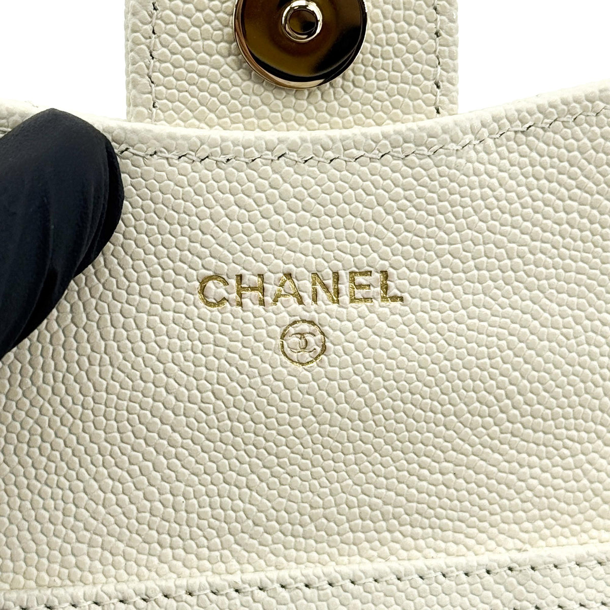 Chanel Classic Zip Around Card Holder On Chain Quilted Caviar White Leather Crossbody Bag Bag (Pre-Owned)