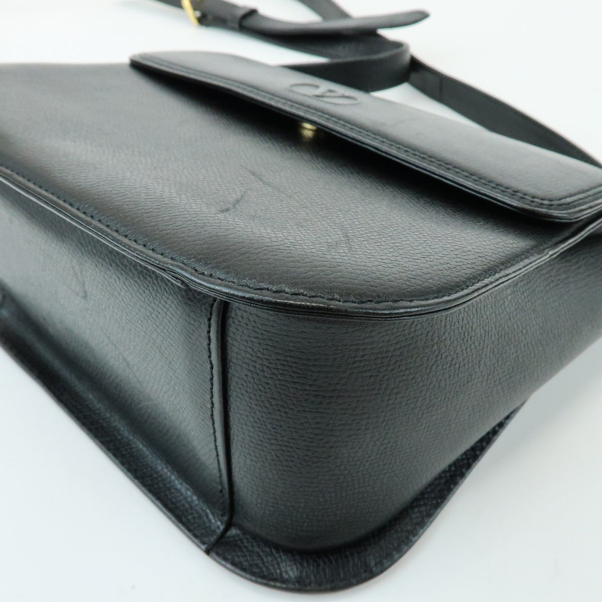 Valentino Garavani Vlogo Flap Leather Black Leather Shoulder Bag Bag (Pre-Owned)