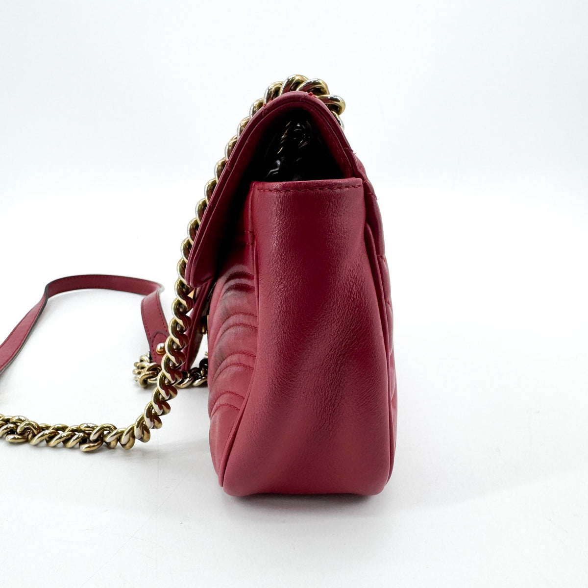 Gucci Gg Marmont Flap Chevron Leather Red Leather Shoulder Bag Bag (Pre-Owned)