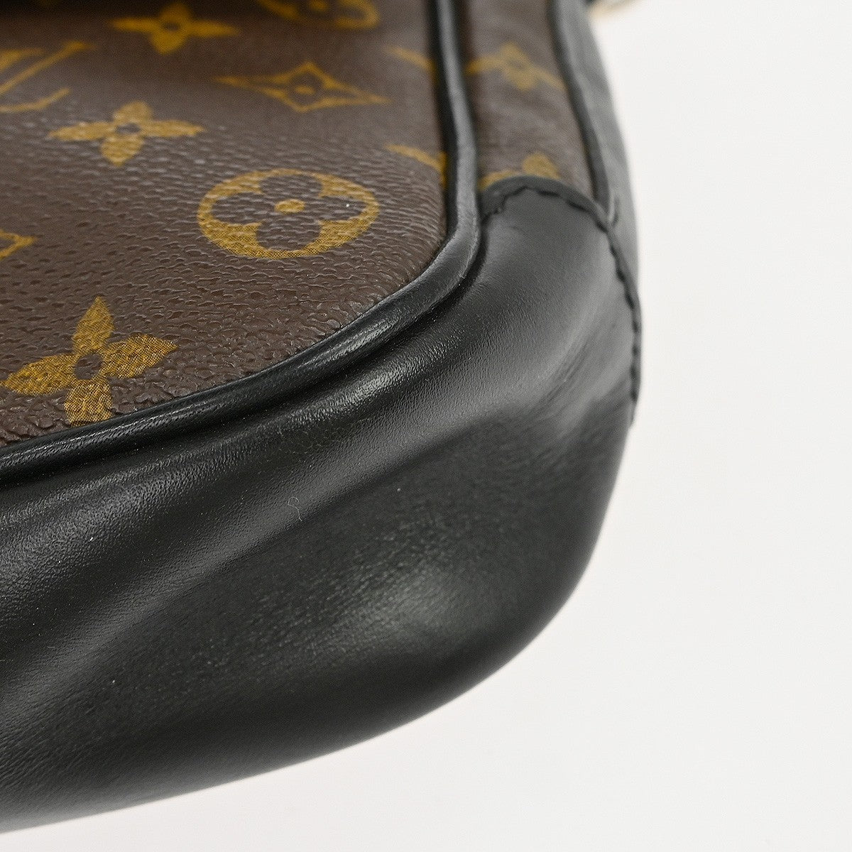 Louis Vuitton Bass Messenger Macassar Monogram Canvas Brown Canvas Shoulder Bag Bag (Pre-Owned)
