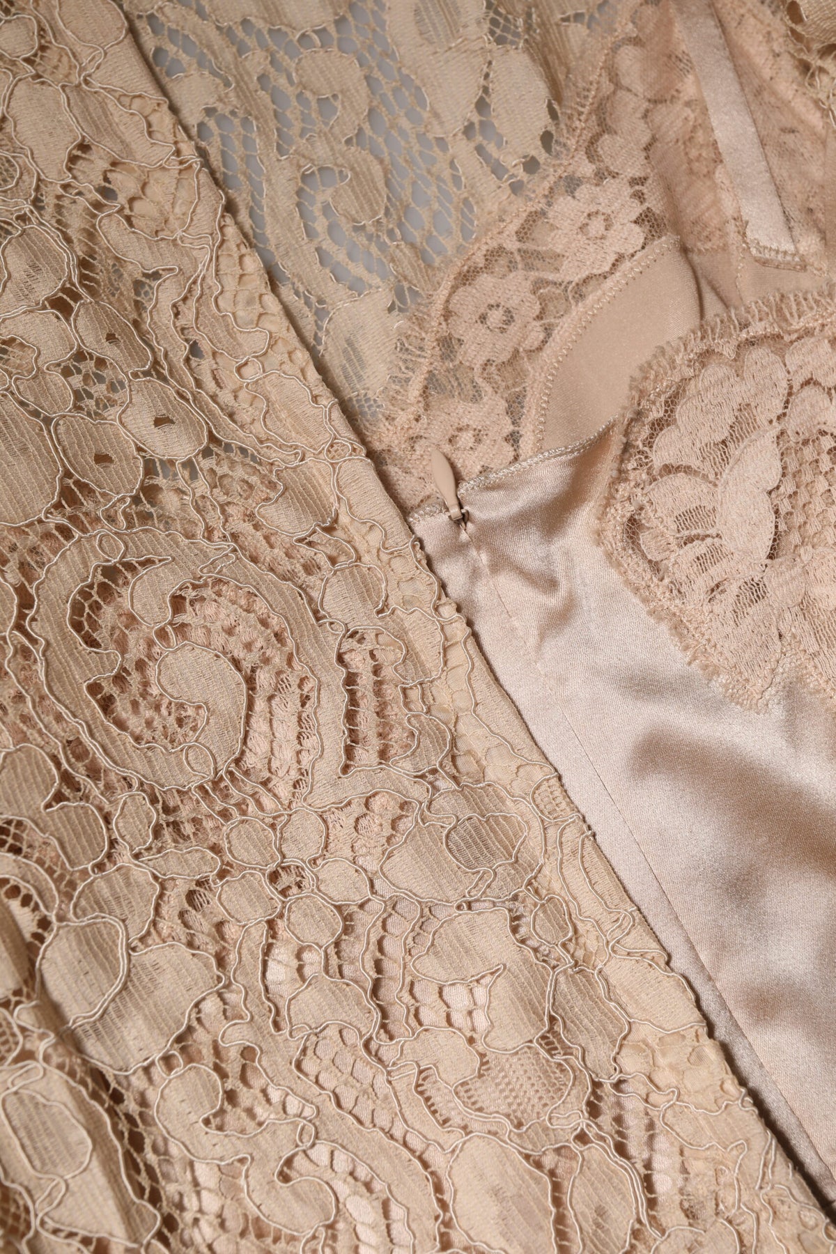 Dolce & Gabbana Beige Floral Lace Sleeveless Sheath Women's Dress (Pre-Owned)