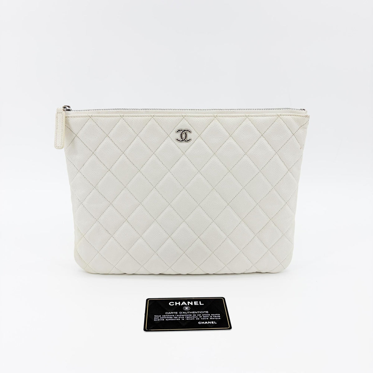 Chanel Classic O Case Quilted Caviar White Leather Clutche & Pouche Bag (Pre-Owned)