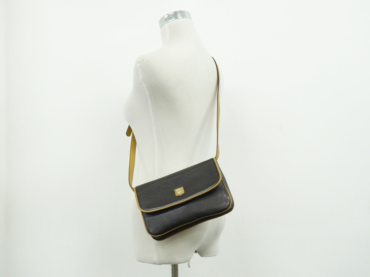 Celine Vintage Flap Leather Black Leather Shoulder Bag Bag (Pre-Owned)