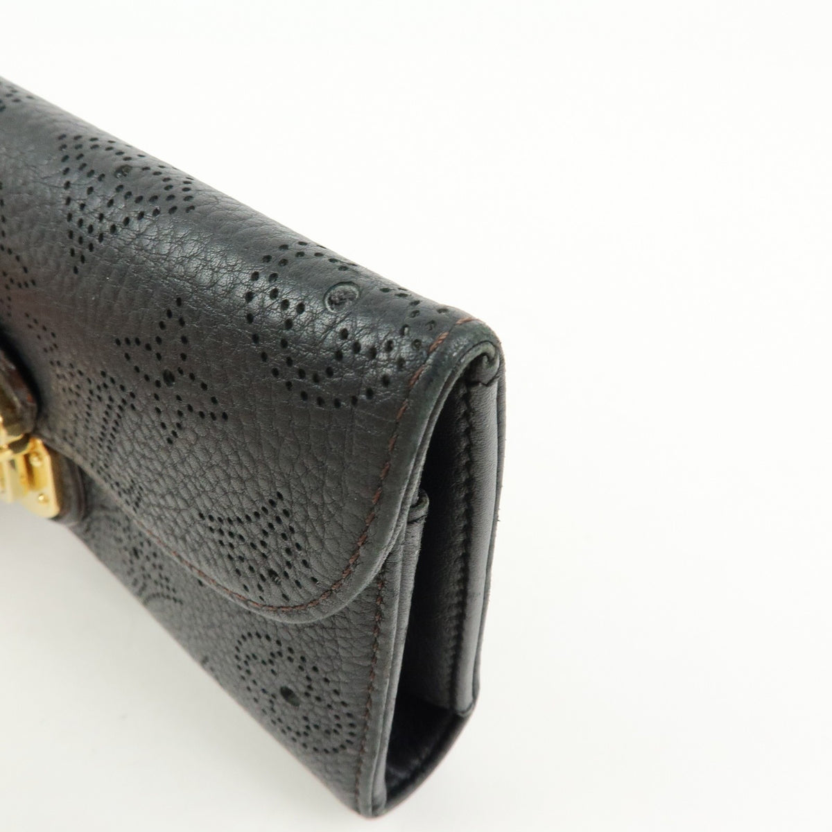 Louis Vuitton Amelia Mahina Leather Black Leather Wallets Accessory (Pre-Owned)