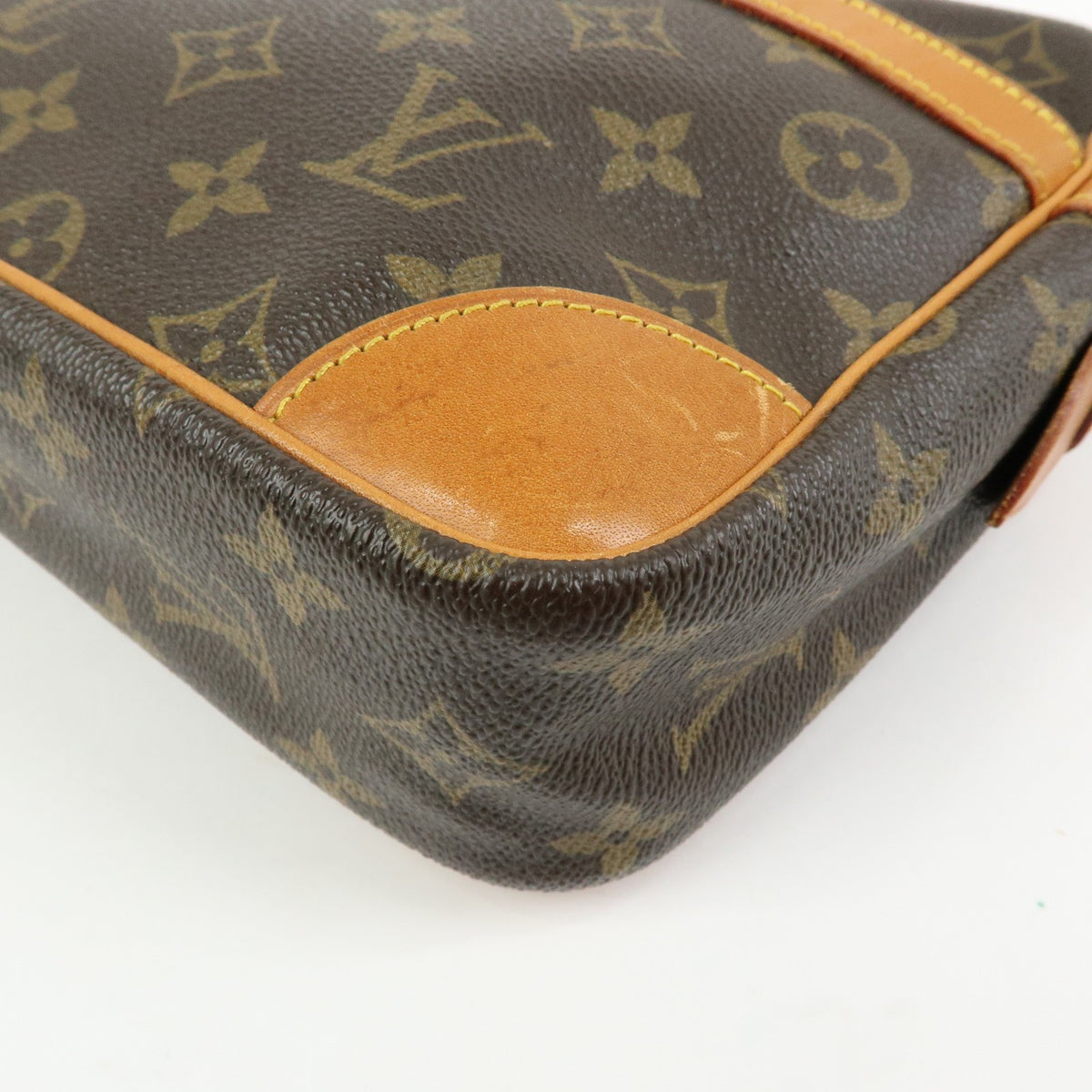 Louis Vuitton Compiegne Cosmetic Monogram Canvas Brown Canvas Toiletry Case Accessory (Pre-Owned)