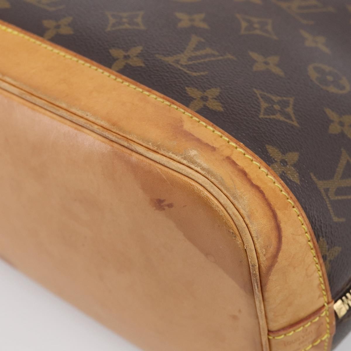 Louis Vuitton Alma Monogram Canvas Brown Canvas Handbag (Pre-Owned)