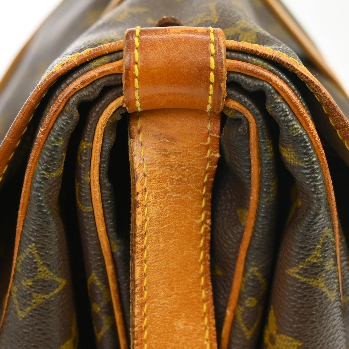 Louis Vuitton Saumur Monogram Brown Canvas Shoulder Bag Bag (Pre-Owned)