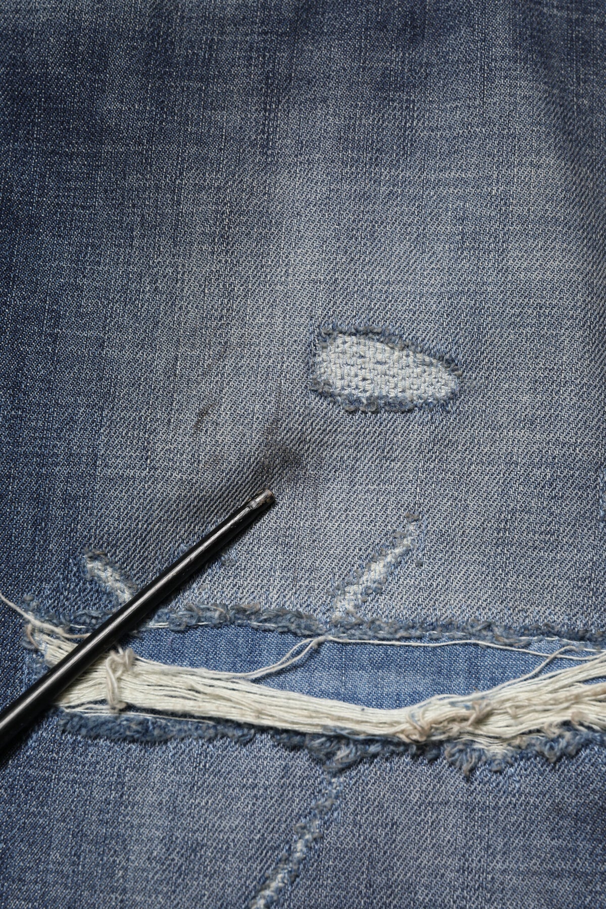 Dolce & Gabbana Blue Washed Tattered Cotton Men Men's Jeans (Pre-Owned)