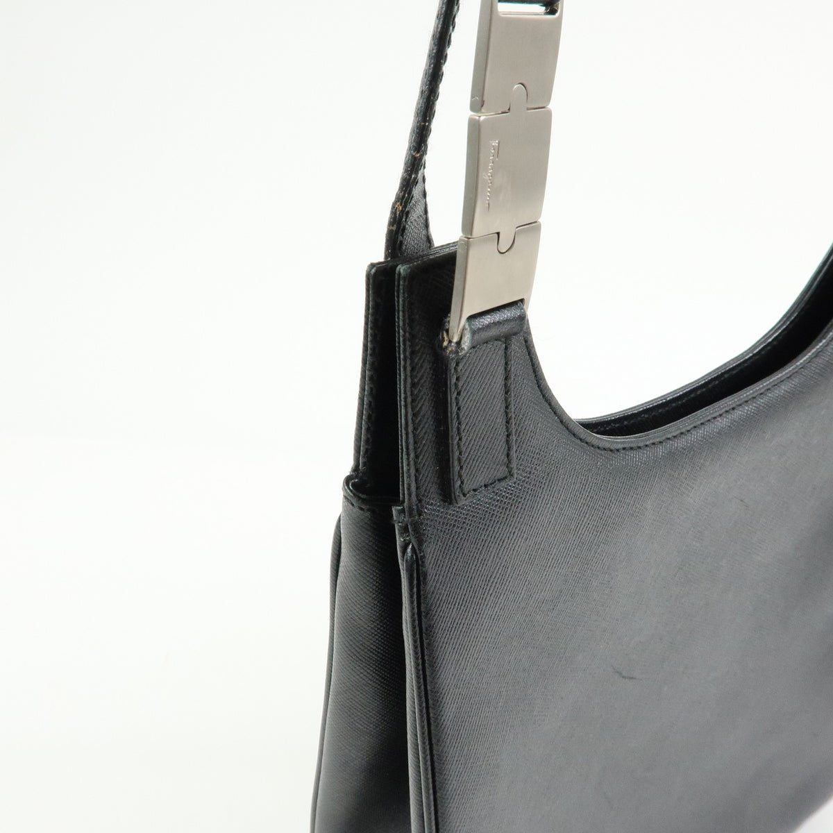 Salvatore Ferragamo Shoulder Bag Leather Black Leather Shoulder Bag Bag (Pre-Owned)