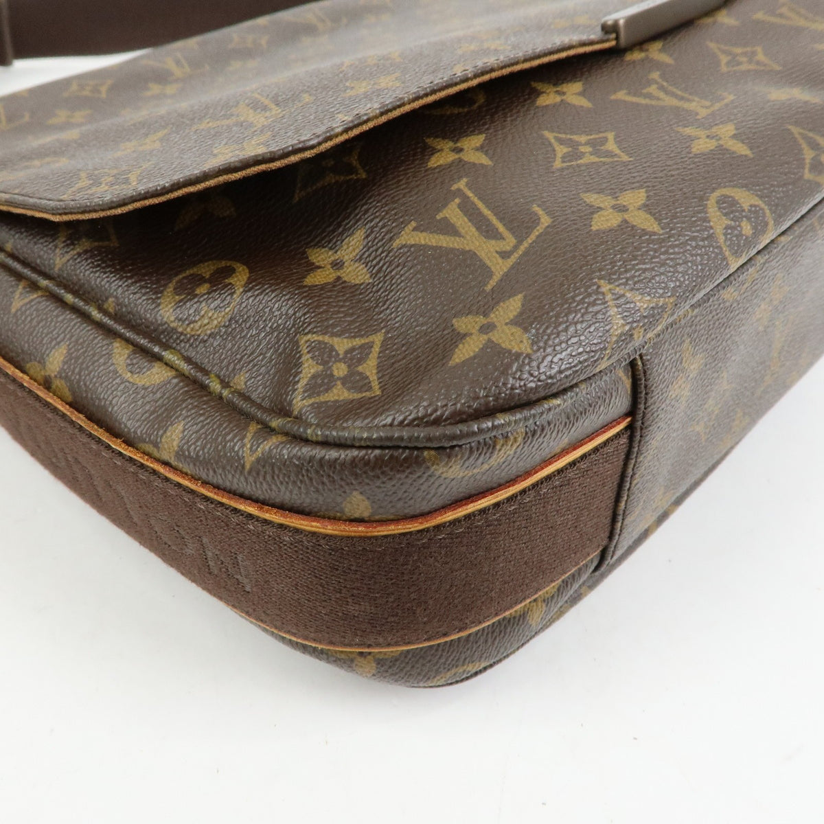 Louis Vuitton Beaubourg Messenger Monogram Canvas Brown Canvas Handbag (Pre-Owned)