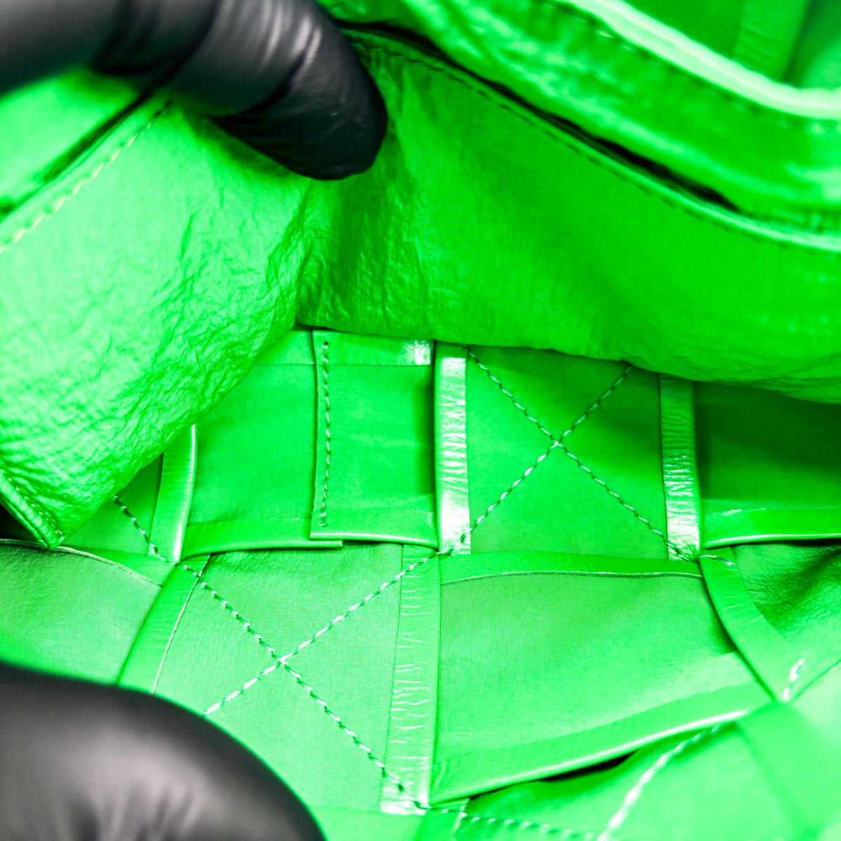 Bottega Veneta Cassette Belt Maxi Intrecciato Leather Green Leather Clutche & Pouche Bag (Pre-Owned)