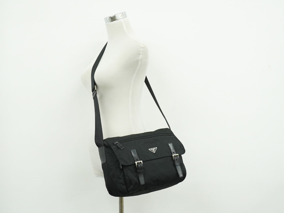 Prada Zip Buckle Messenger Tessuto Black Nylon Shoulder Bag Bag (Pre-Owned)