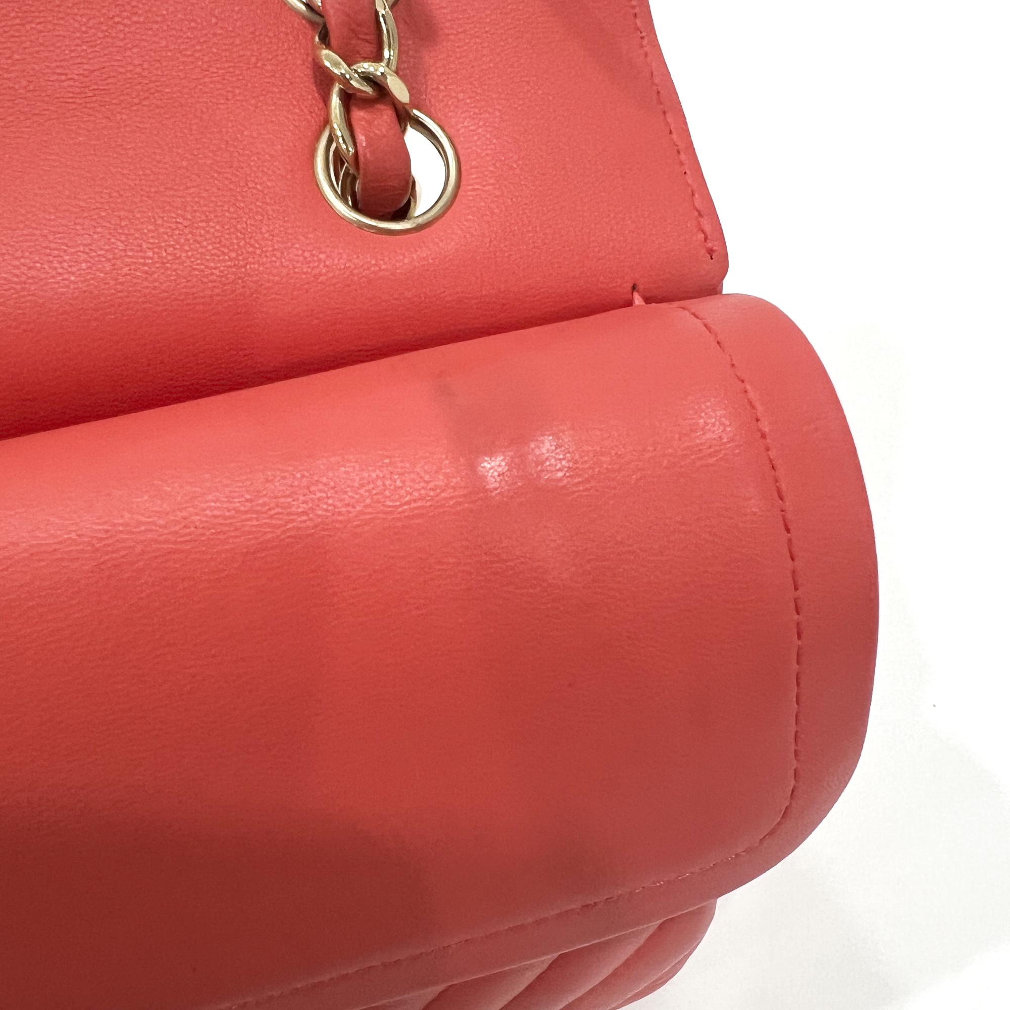 Chanel Classic Double Flap Chevron Lambskin Red Leather Handbag (Pre-Owned)