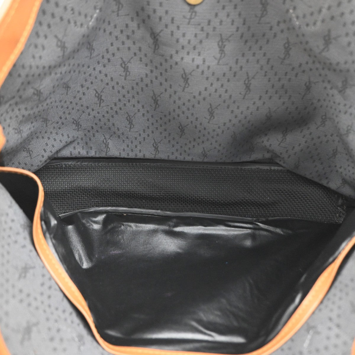 Saint Laurent Vintage Shoulder Bag Leather Black Pvc Shoulder Bag Bag (Pre-Owned)