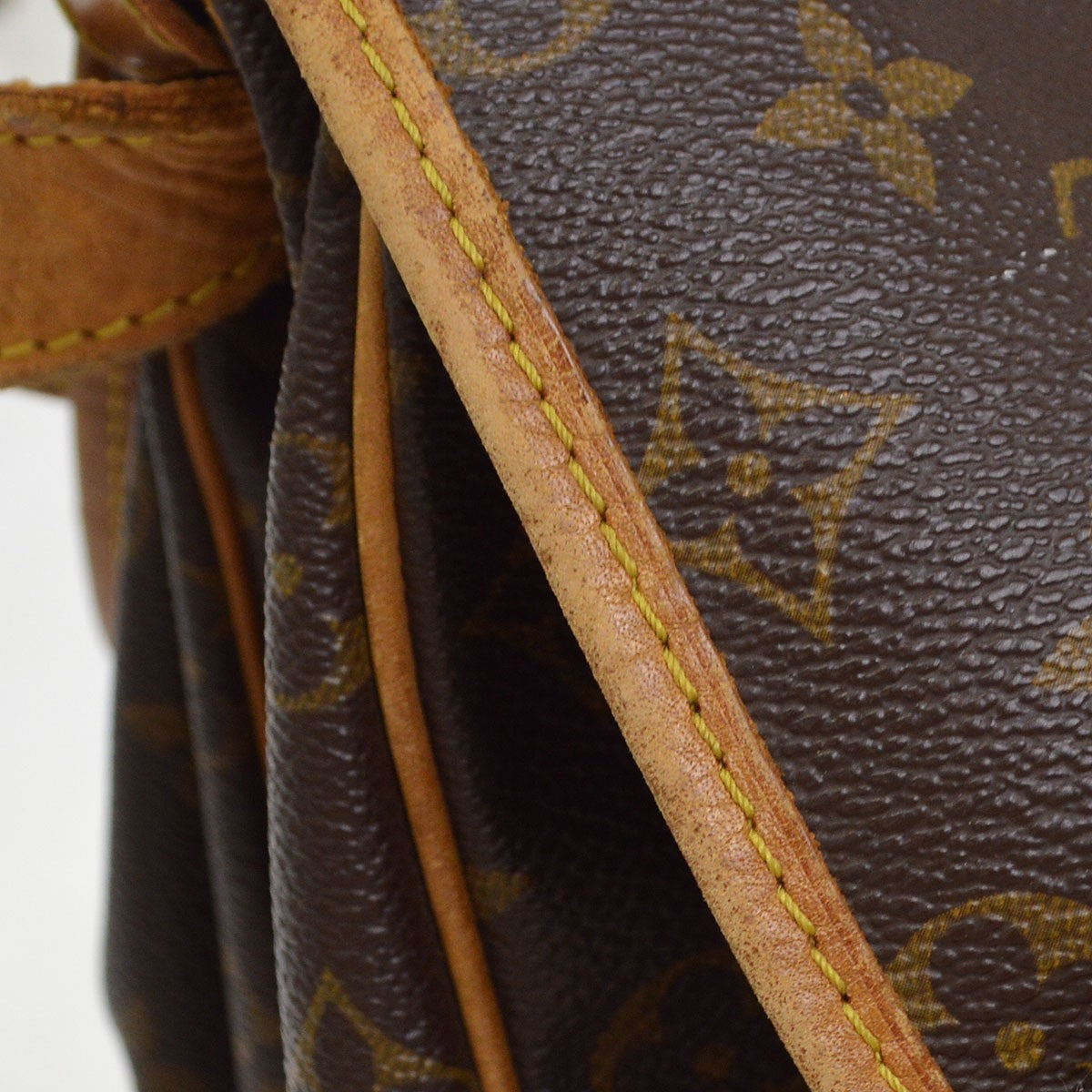 Louis Vuitton Saumur Monogram Brown Canvas Shoulder Bag Bag (Pre-Owned)