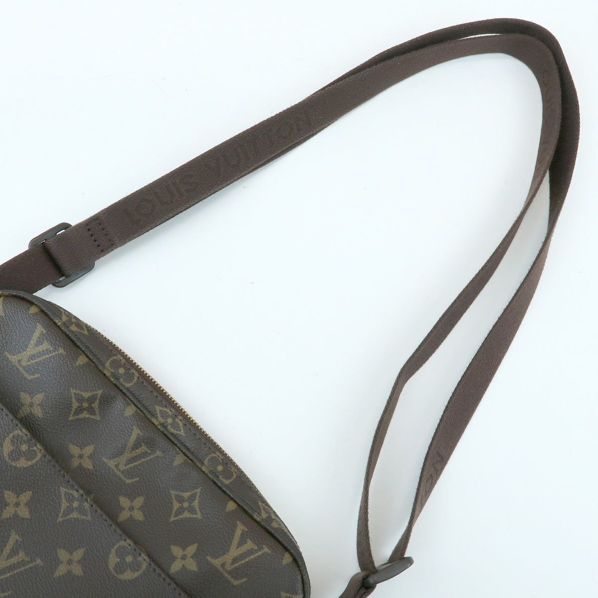 Louis Vuitton Trotteur Beaubourg Monogram Canvas Brown Canvas Handbag (Pre-Owned)