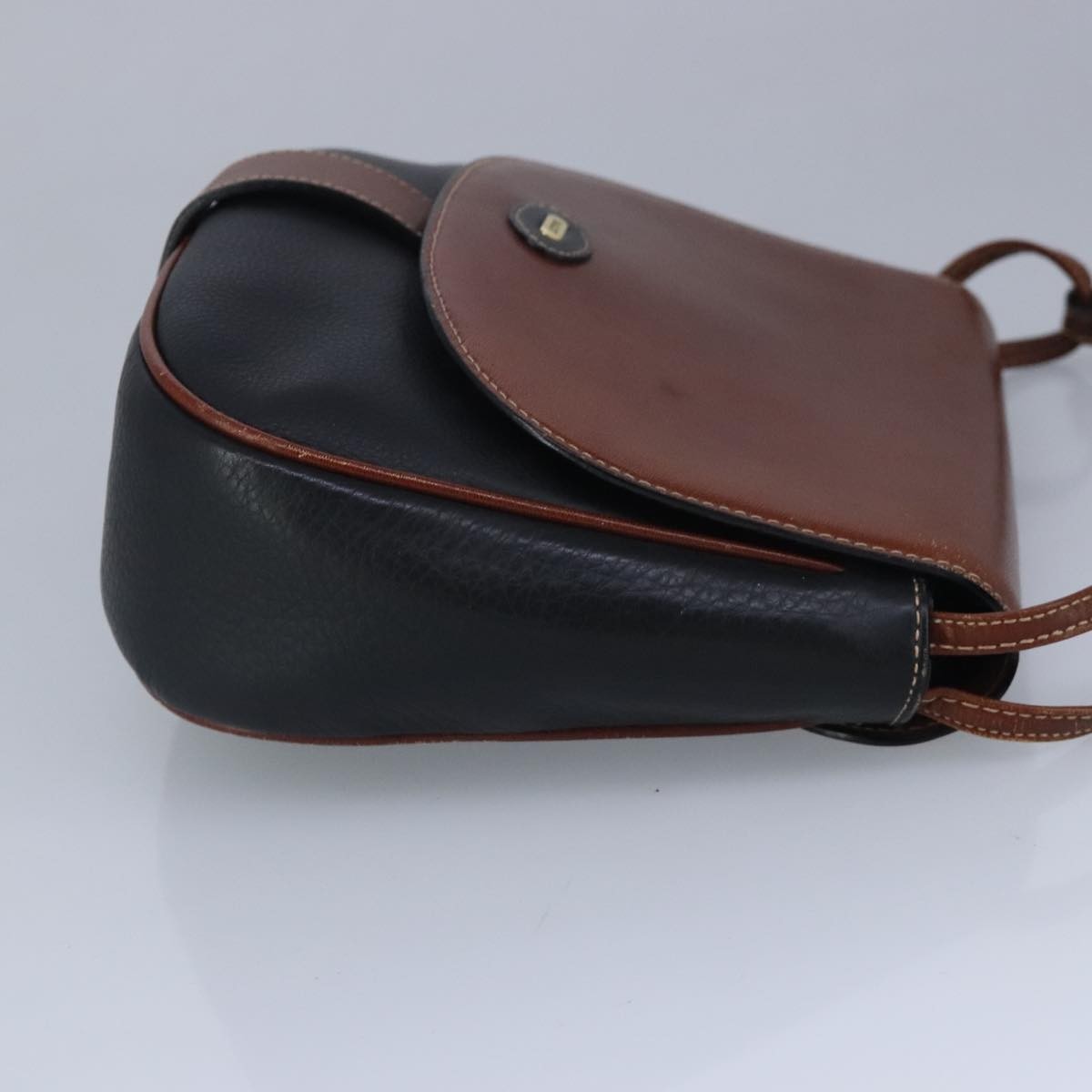 Bally Vintage Leather Brown Leather Shoulder Bag Bag (Pre-Owned)