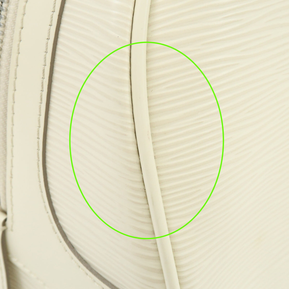 Louis Vuitton Montaigne Bowling Epi Leather White Leather Handbag (Pre-Owned)