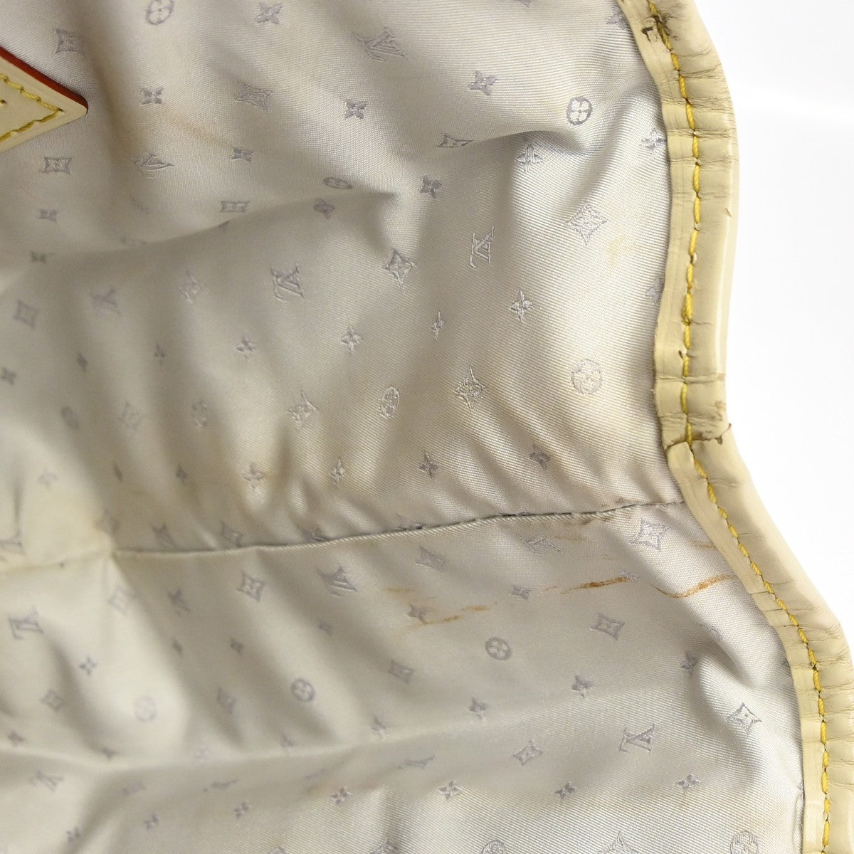 Louis Vuitton Suhali Le Majestueux Leather White Leather Handbag (Pre-Owned)