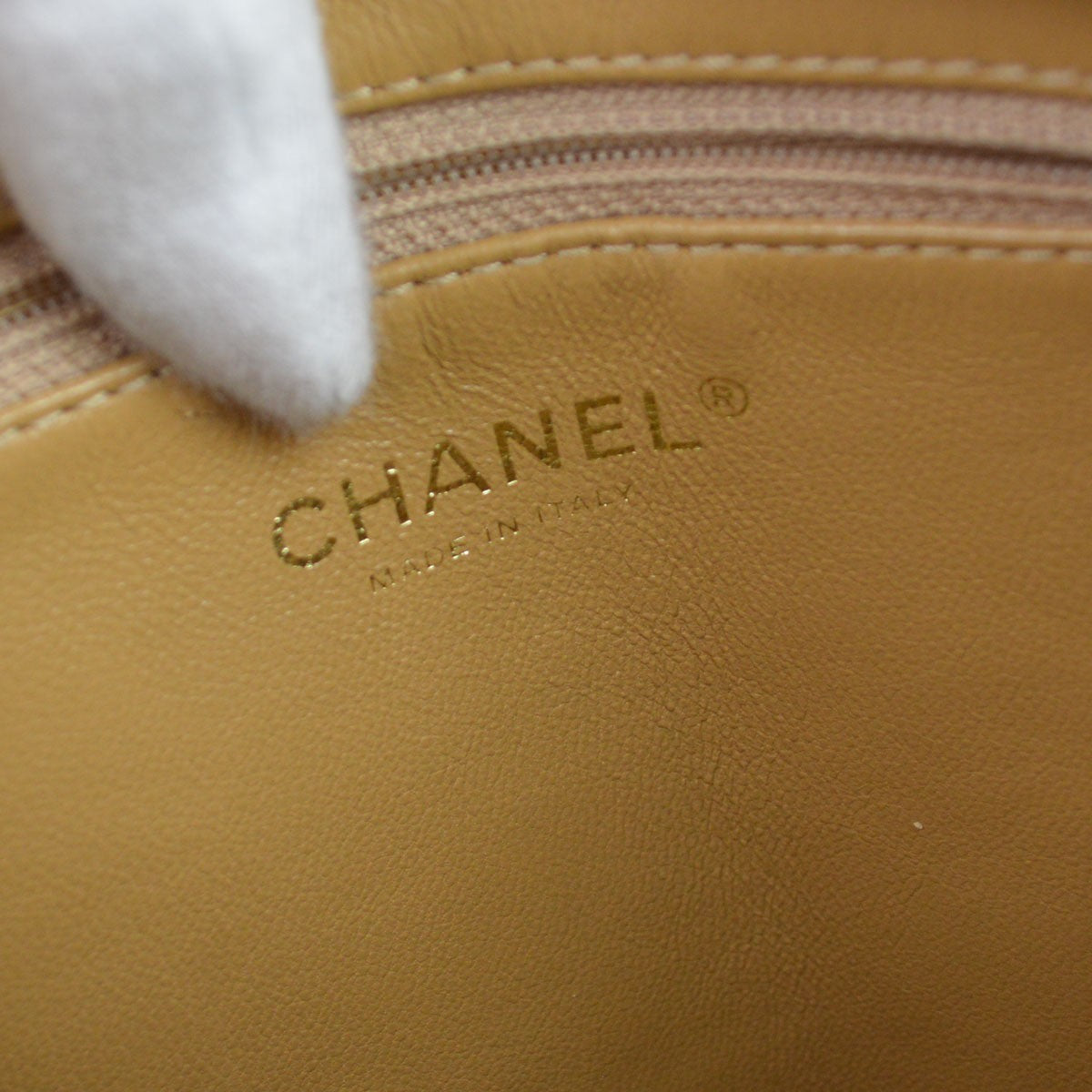 Chanel Medallion Quilted Caviar Beige Leather Tote Bag Bag (Pre-Owned)