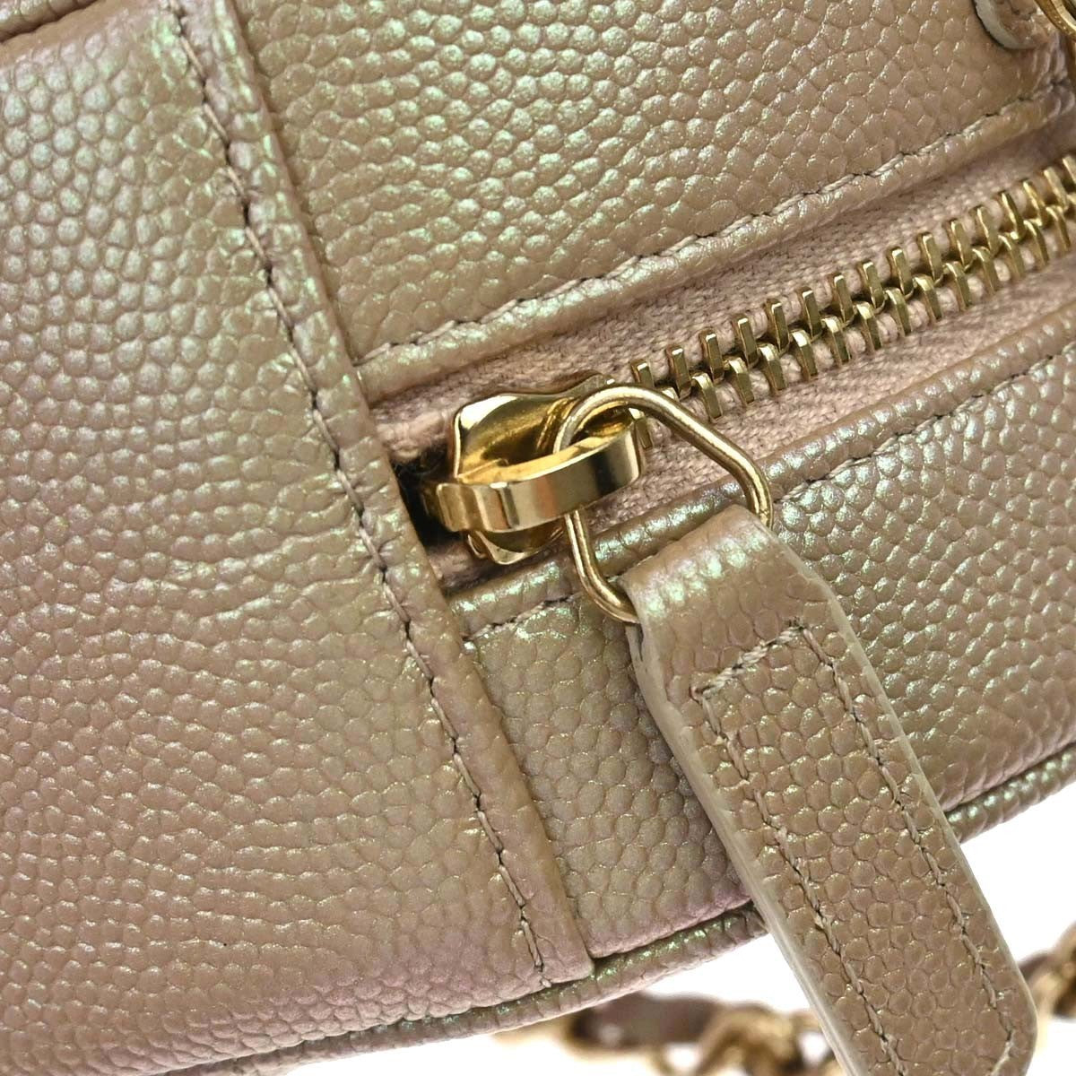 Chanel Round Chain Quilted Caviar Beige Leather Shoulder Bag Bag (Pre-Owned)
