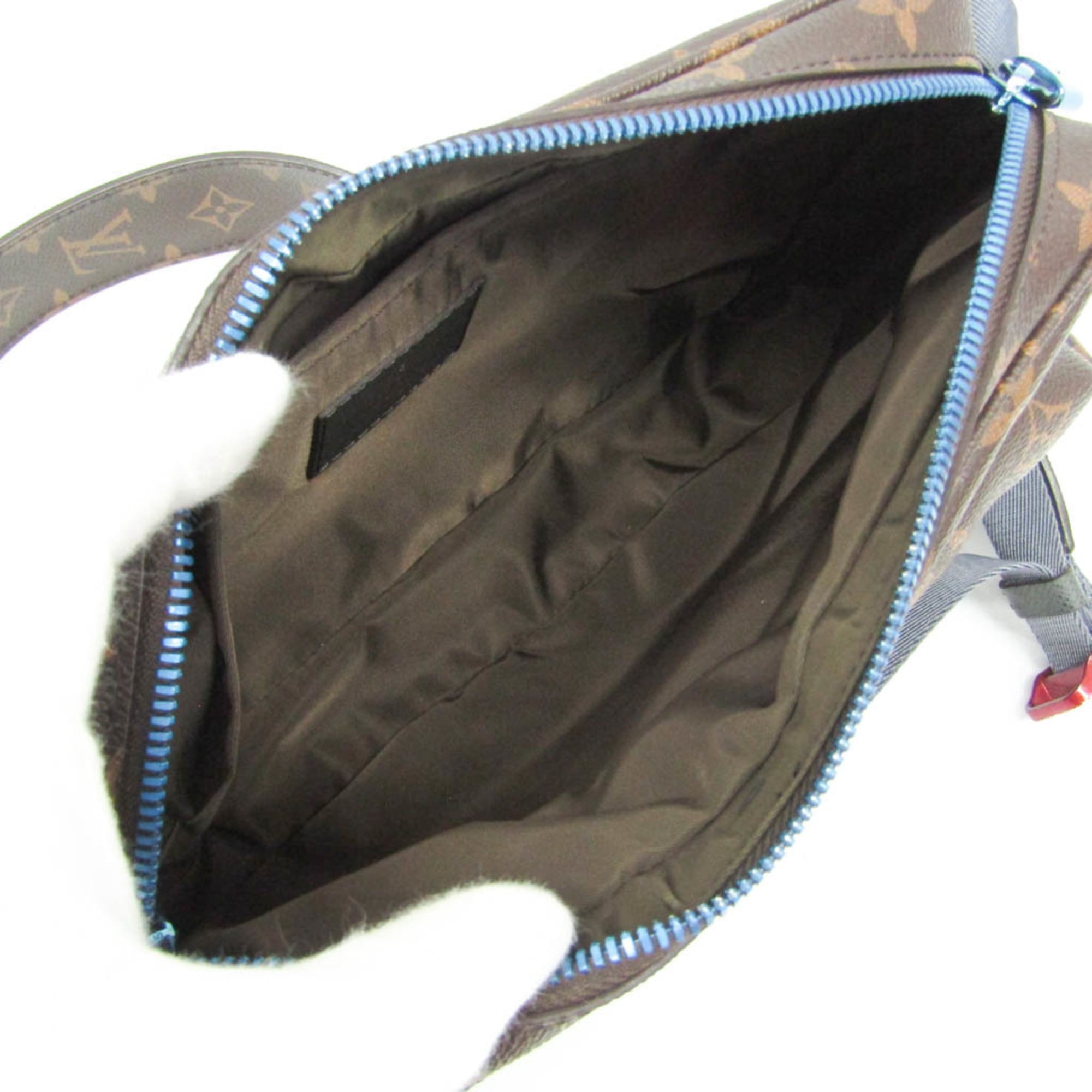 Louis Vuitton Outdoor Messenger Monogram Canvas Brown Canvas Shoulder Bag Bag (Pre-Owned)