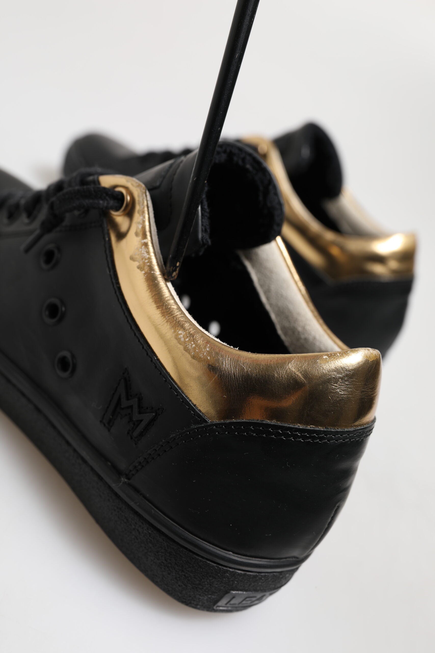 Leather Crown Black Gold Lace Up Low Top Women Sneakers Women's Shoes (Pre-Owned)