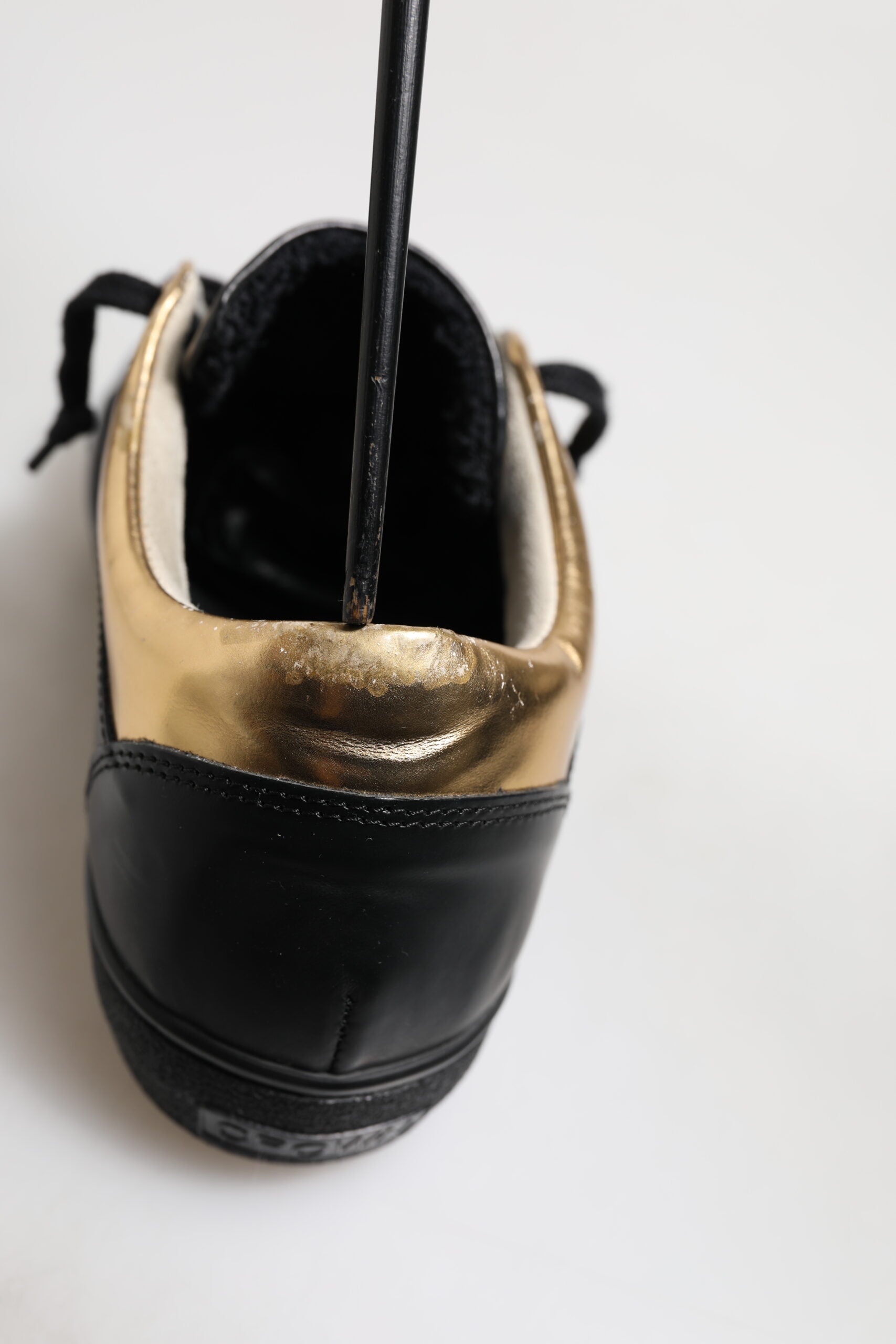 Leather Crown Black Gold Lace Up Low Top Women Sneakers Women's Shoes (Pre-Owned)