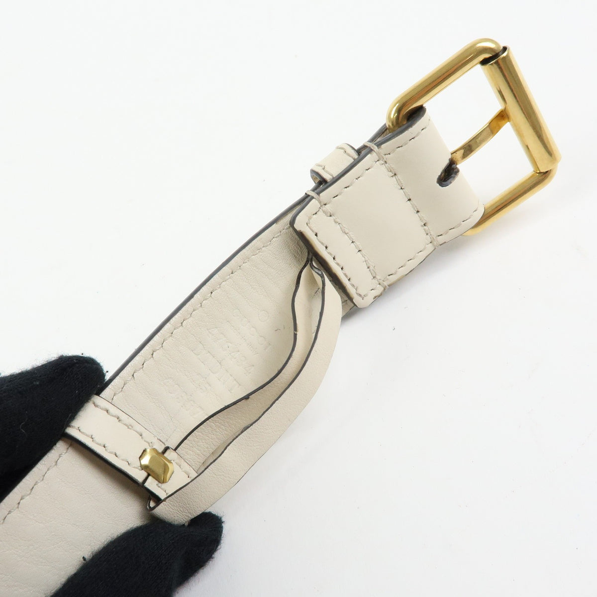 Gucci Gg Marmont Belt Embellished Matelasse Leather Beige Leather Handbag (Pre-Owned)