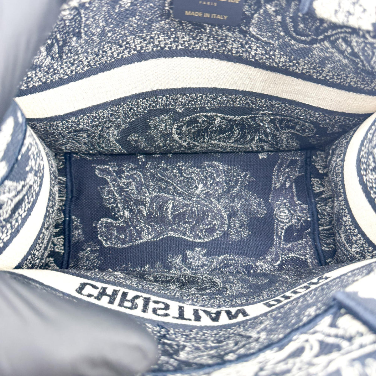 Christian Dior Book Embroidered Canvas Navy Canvas Tote Bag Bag (Pre-Owned)